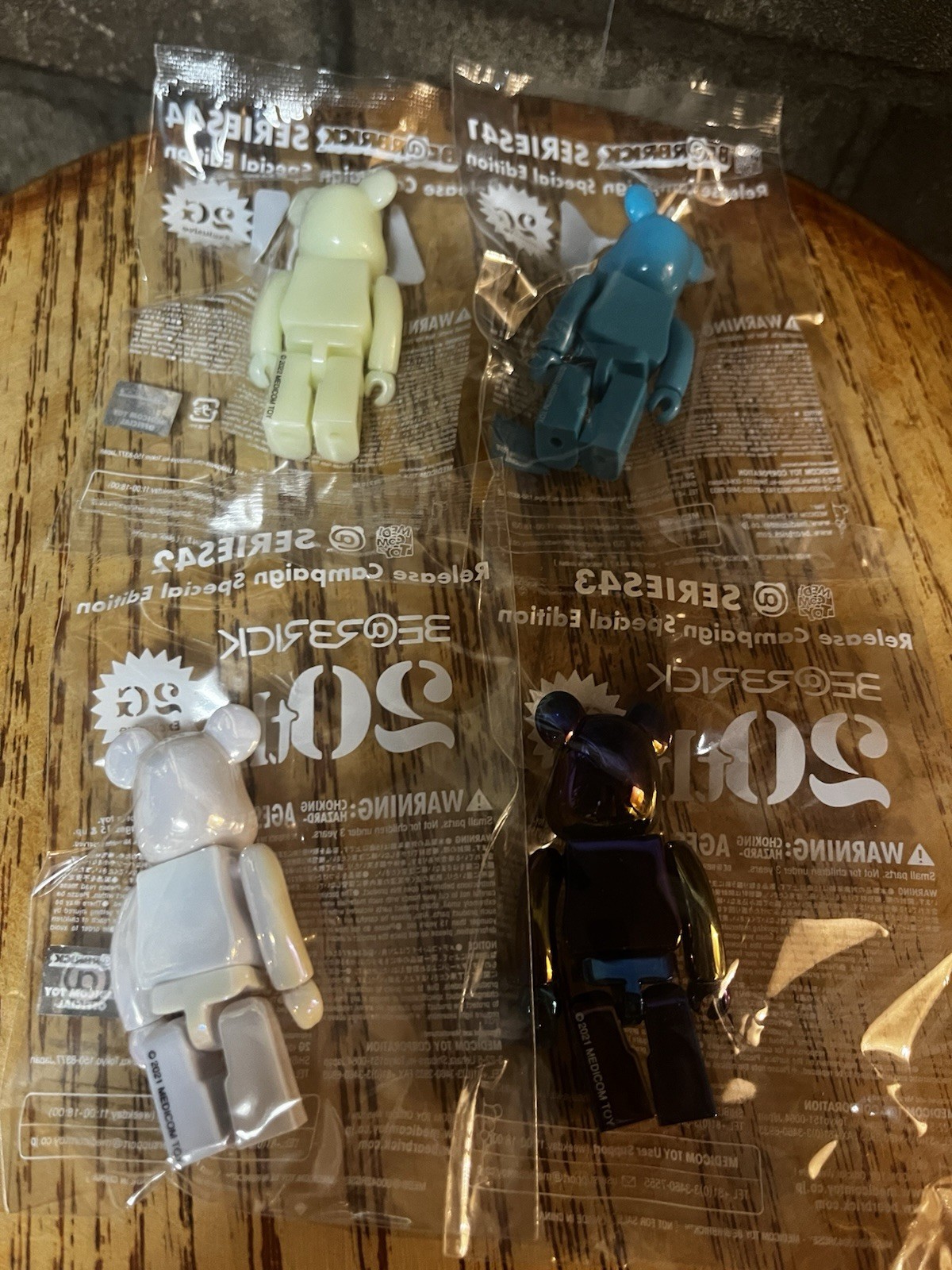 Medicom BE@RBRICK 2G Black Chrome, White, GID, Blue set 100% 2025 Bearbrick photo 2